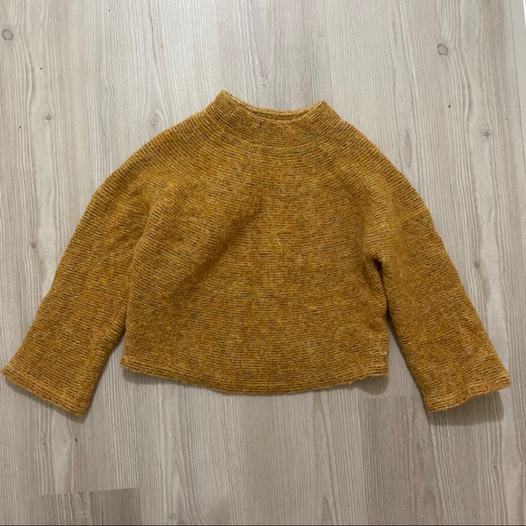 Uniqlo long sleeves crewneck top - Picture 4 of 7